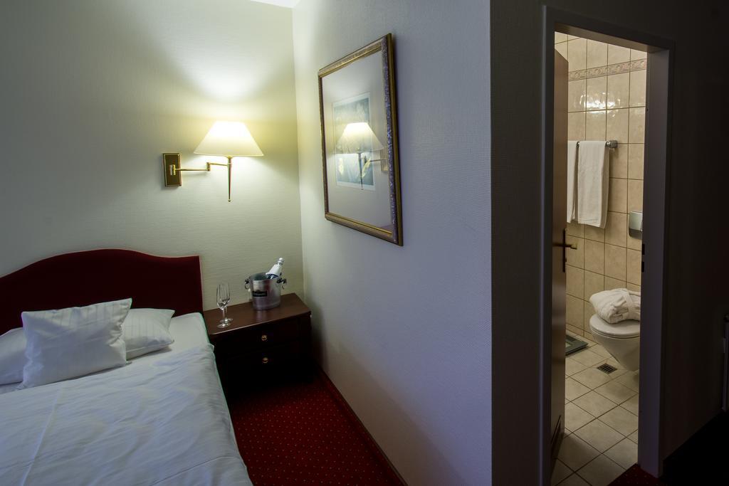 Sachsenwald Hotel ראינבק מראה חיצוני תמונה