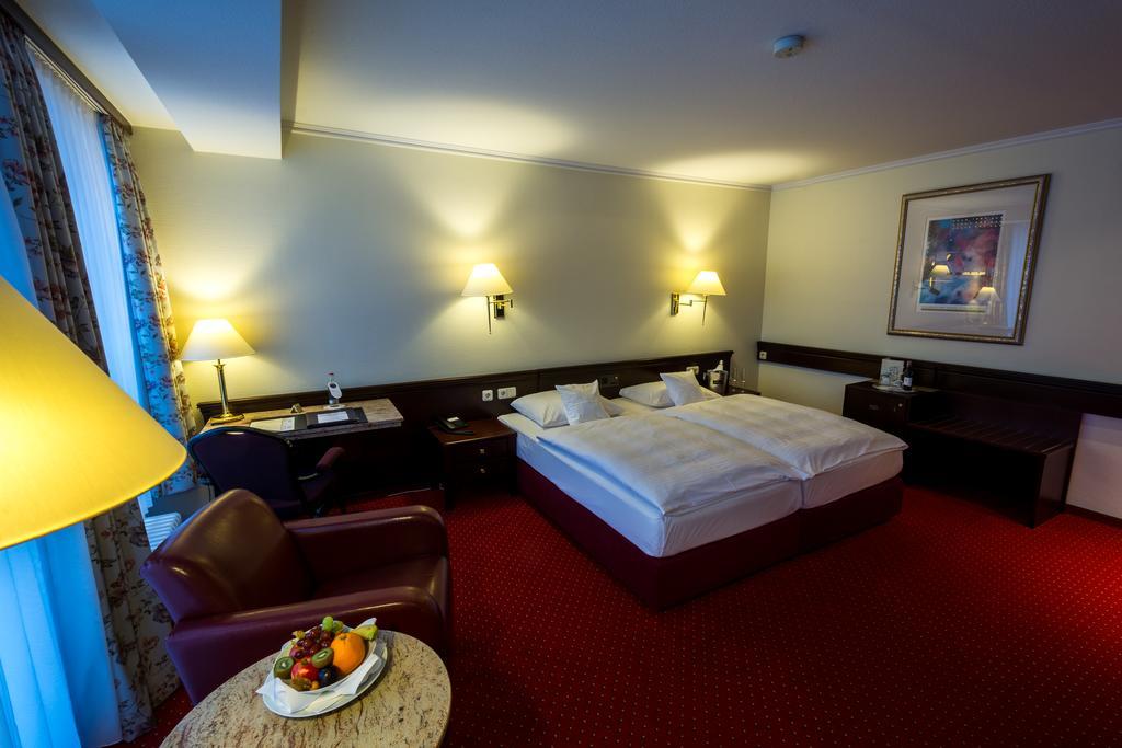 Sachsenwald Hotel ראינבק מראה חיצוני תמונה